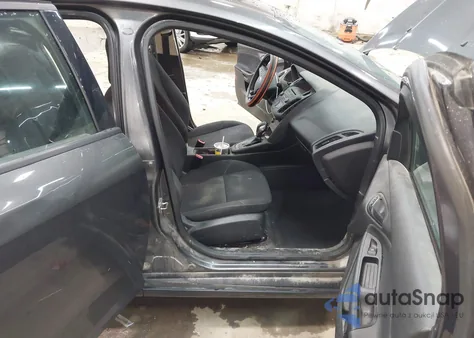 2016 Ford Focus S from USA, damaged, VIN 1FADP3E2XGL235755